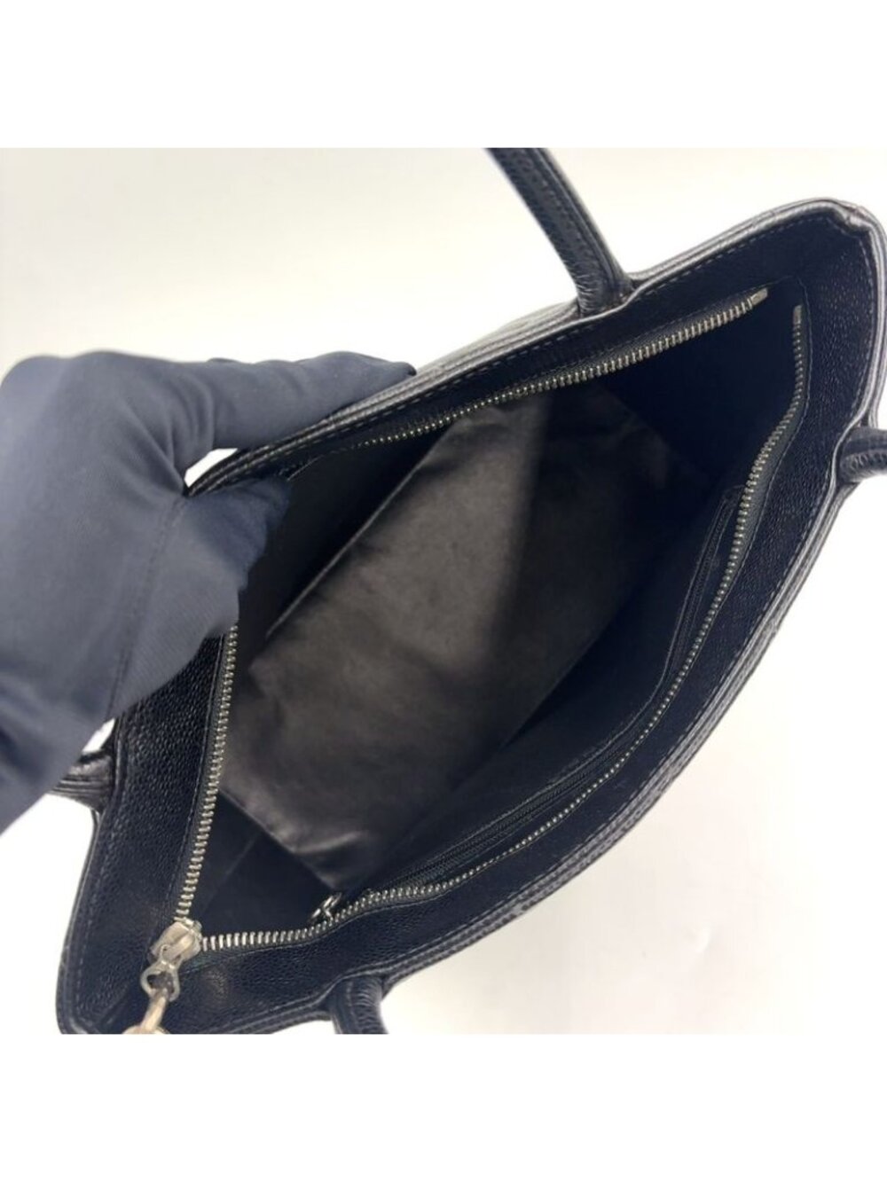 Chanel CC Logo Reprint Caviar Leather Black Tote Gold - Picture 3 of 15